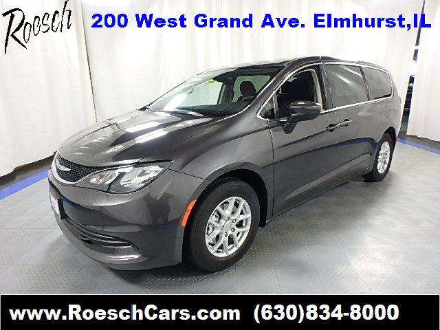 Chrysler Pacifica 2017 photo 2